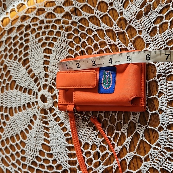 Gator, Women's purse and phone carrier, bundle - Picture 9 of 12